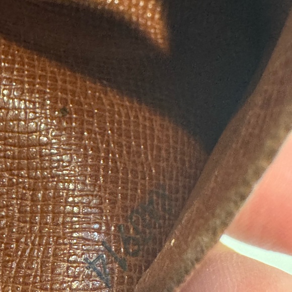 Authentic Louis Vuitton Brown Monogram Wallet - Picture 12 of 13